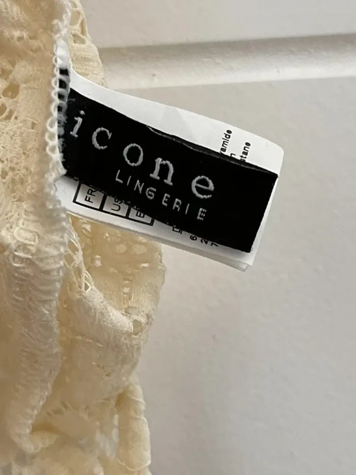Superbe haut en dentelle 🌸 Icone L 40 - photo numéro 7