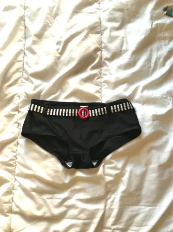 Bas de maillot de bain 12 ans avec ceinture à rayures blanches et noires