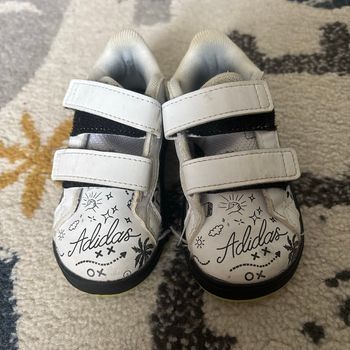 Baskets adidas taille 21