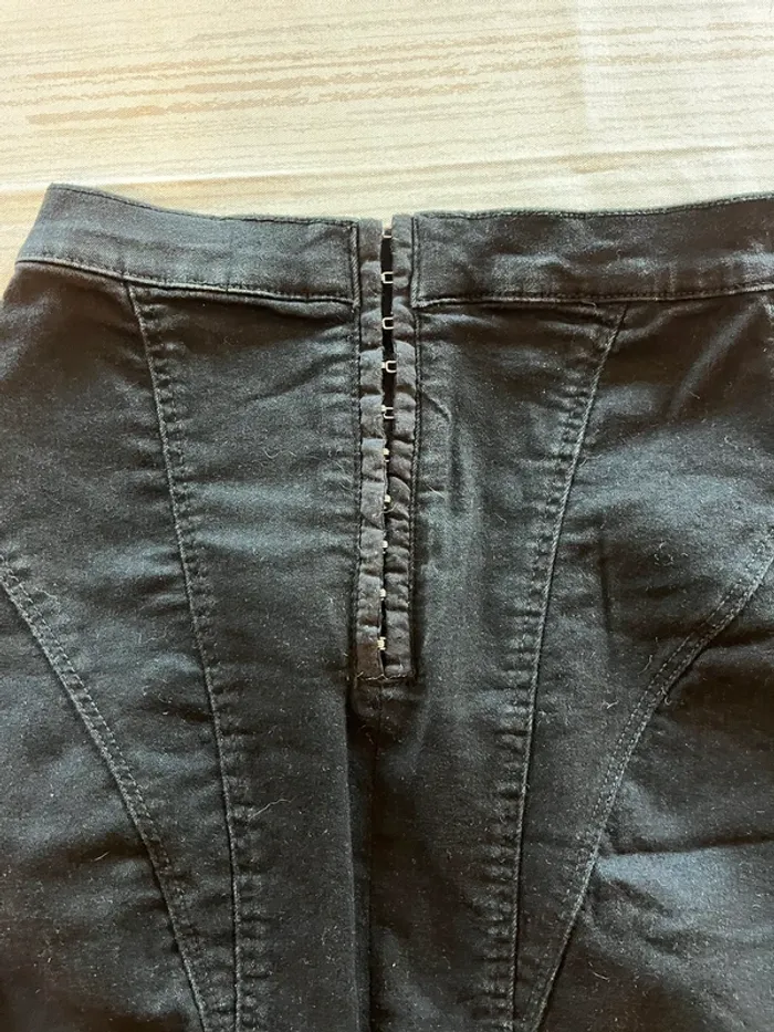 Jupe noire Zara en XS - photo numéro 3