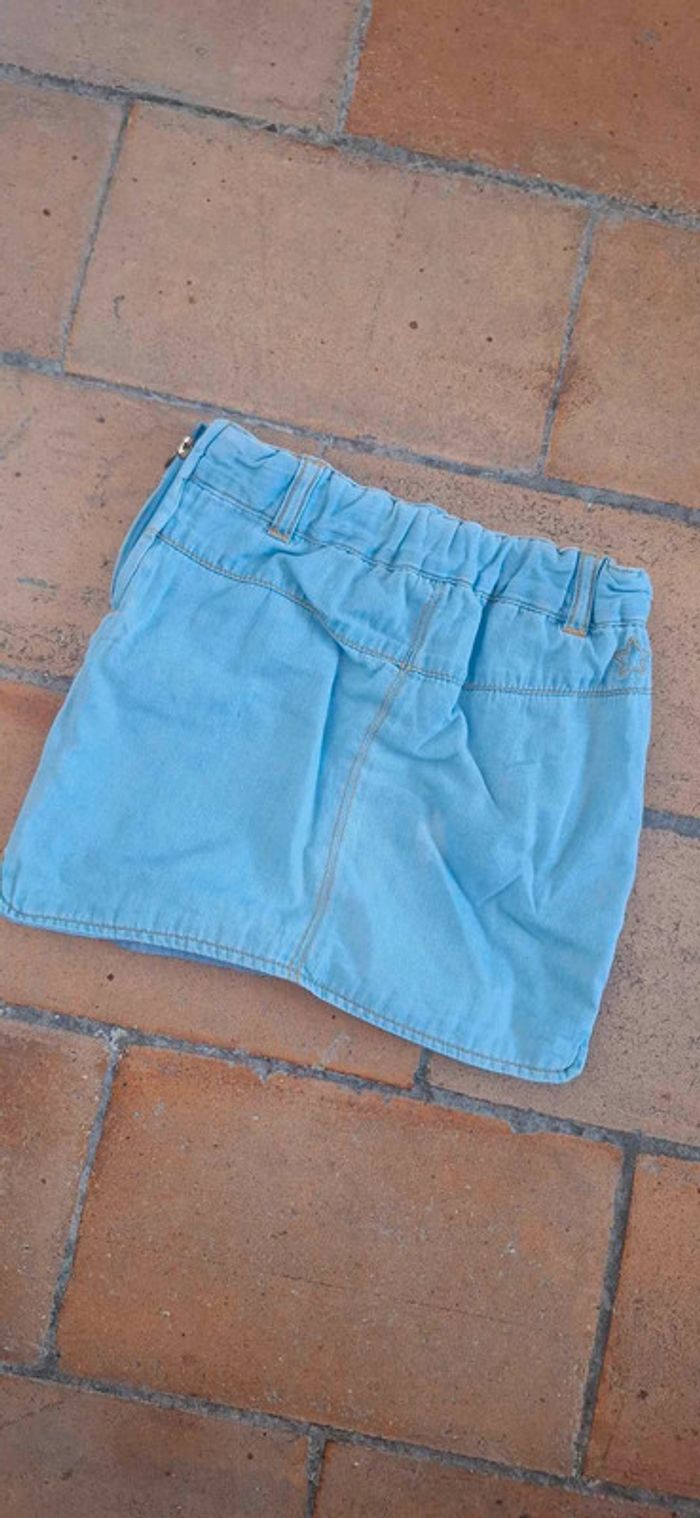 Adorable jupe en jean Kiabi - Taille 3 ans - photo numéro 2