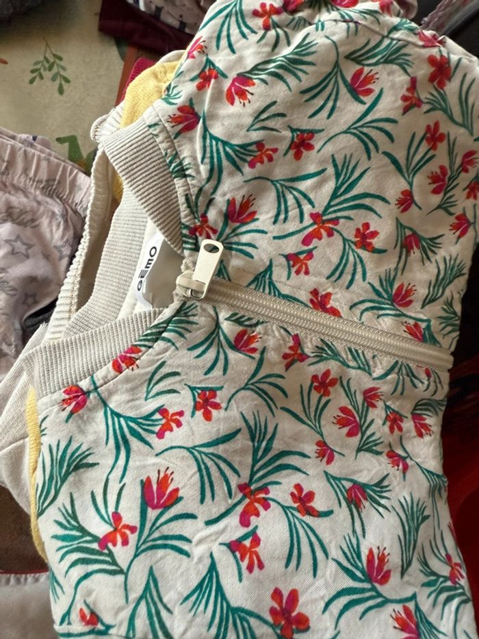 Lot vêtements fille 4 ans - photo numéro 4