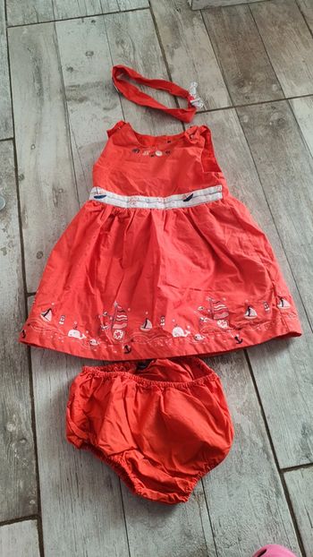 Ensemble Sergent major 18 mois en très bon état