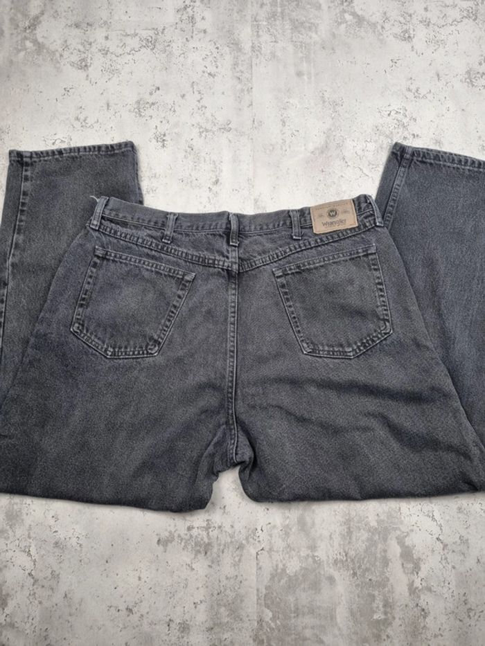 Jean Wrangler noir Taille 40x30 (mesures en photos) - photo numéro 3