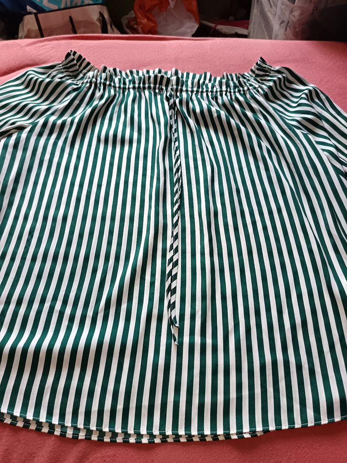 Blouse verte et blanche - photo numéro 2