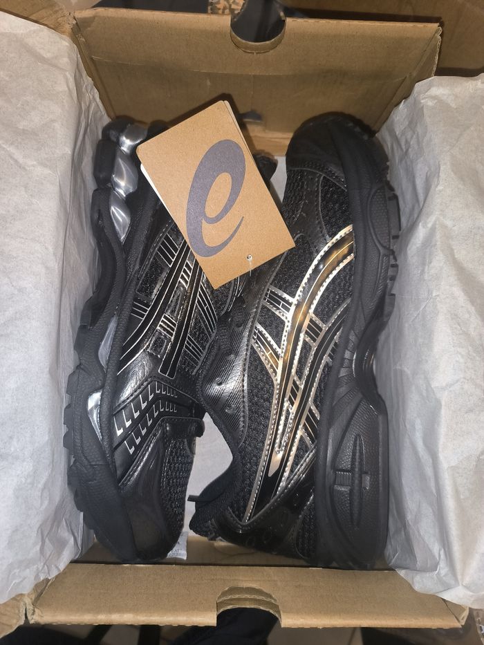 Asics gel Kayano noir et grise taille 43.5 neuve - photo numéro 4
