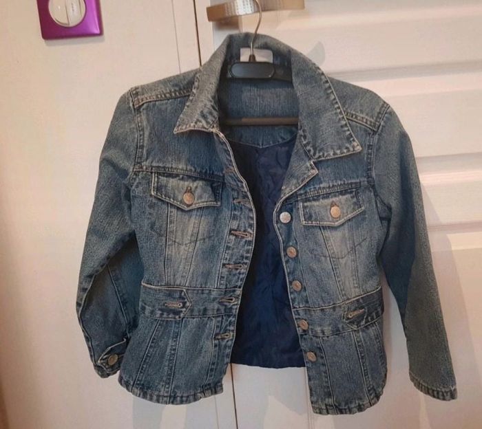 Veste en jean fillette. 6 ans.