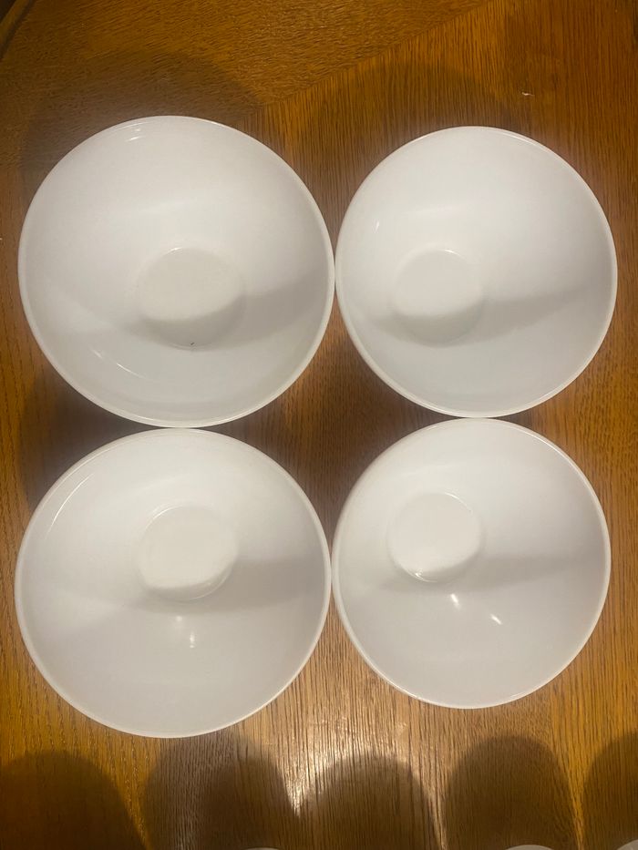 Lot de 4 bols blancs en excellent état