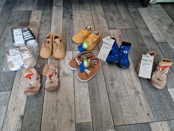 Lot de chaussures enfant