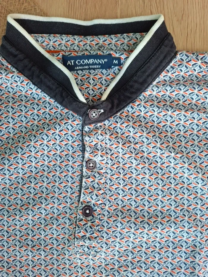 Polo Armand Thiery AT Company – Taille M – Motif géométrique bleu/orange - photo numéro 2