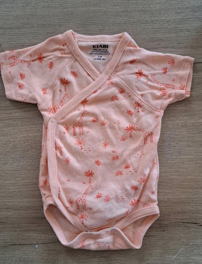 Lot de body 1 mois - photo numéro 4