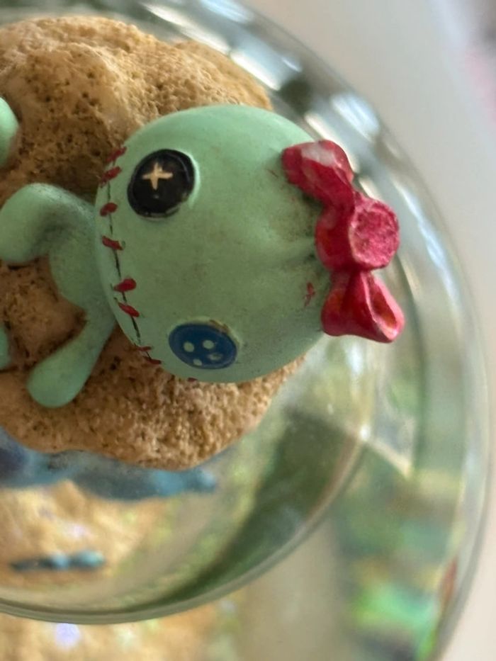 Snowglobe musical Lilo et stitch boule pailletée - photo numéro 17
