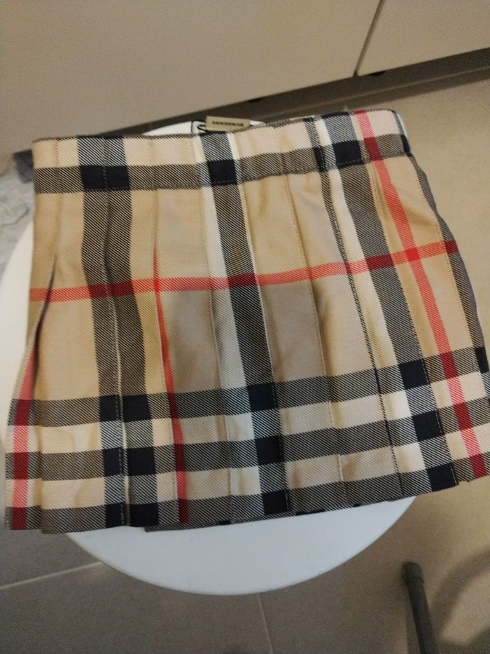 Burberry jupe neuf avec étiquette - photo numéro 2