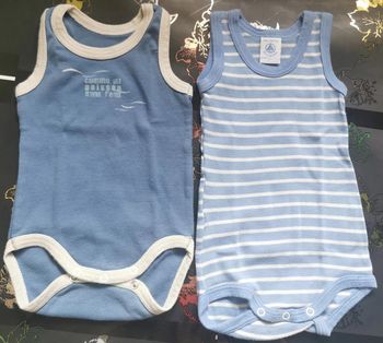 lot de 2 bodies taille 3 mois