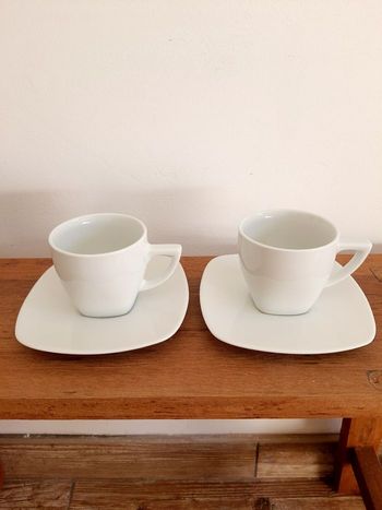 Lot de 2 tasses à café + soucoupes