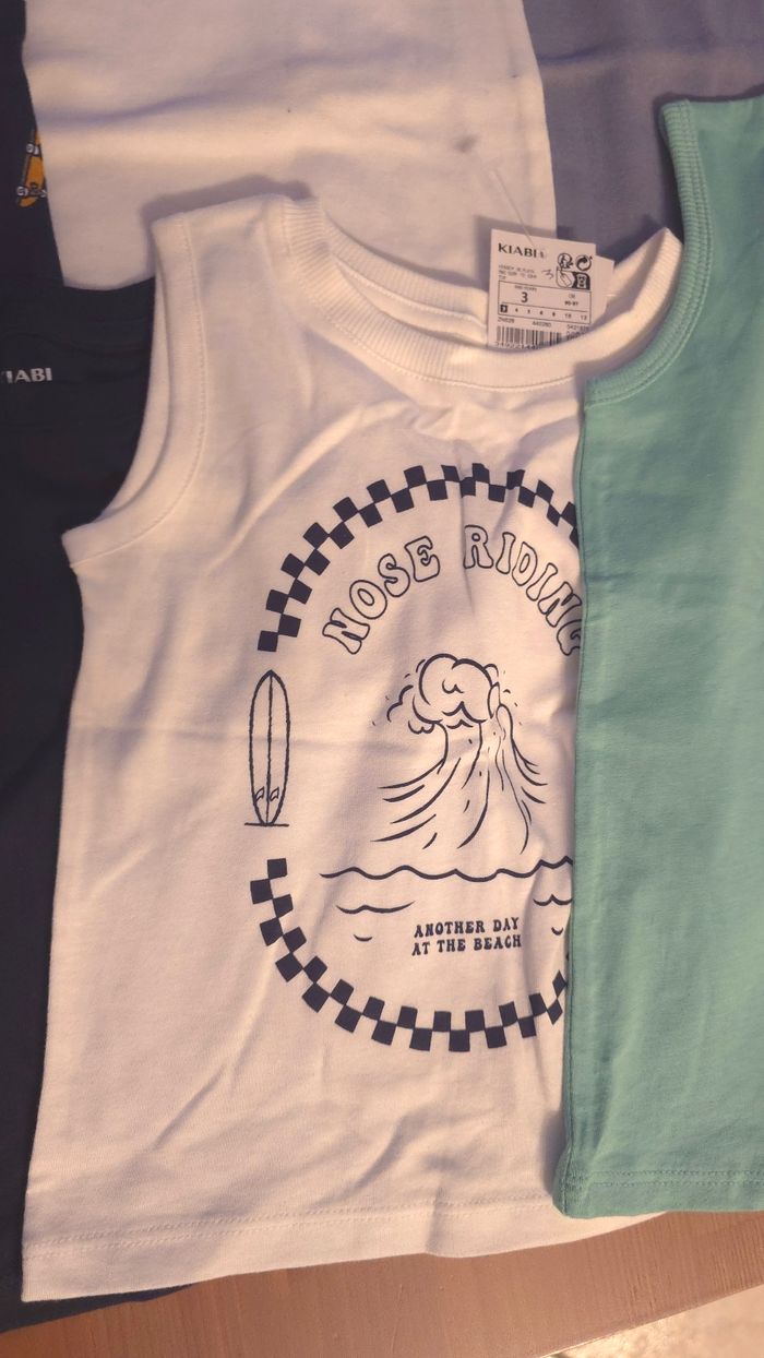 (Neufs non portés) 🤩😍💙 Lot débardeurs 3ans garçon 💙😍🤩 - photo numéro 7