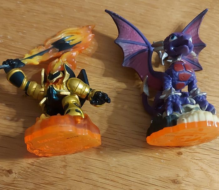 2 figurines Skylanders - photo numéro 2