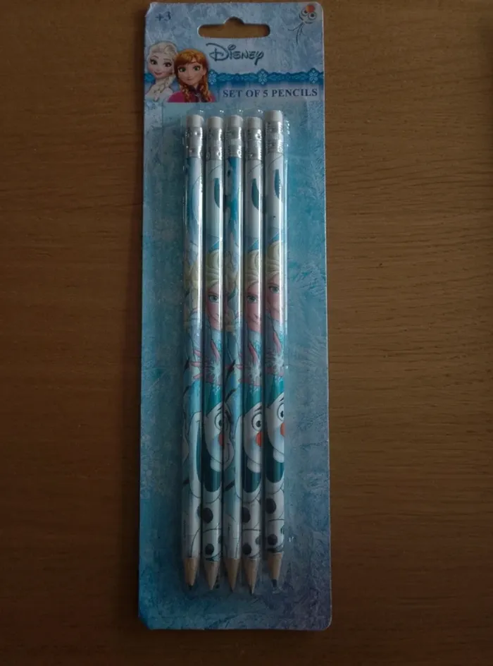 Set de 5 crayons à papier, de bois avec embout gomme