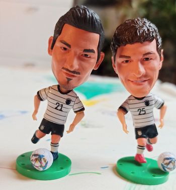 Ensemble de 2 figurines foot équipe d'Allemagne : Thomas Muller et Gundogan