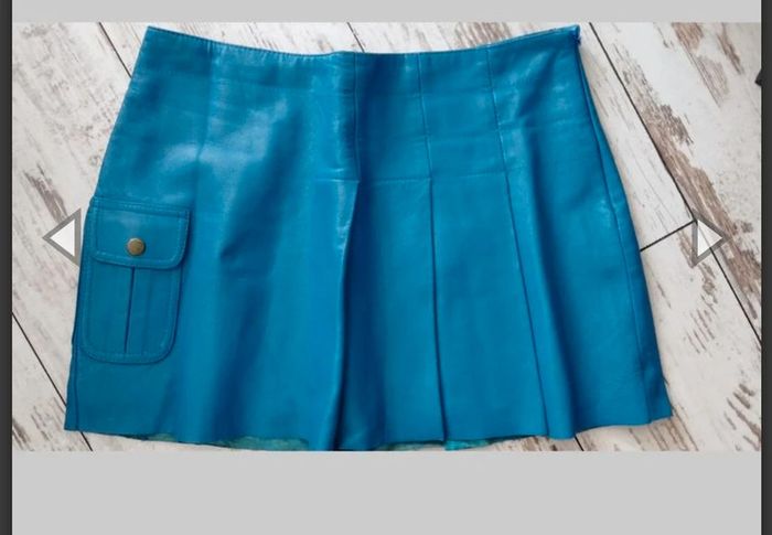 Jupe courte en cuir vintage - photo numéro 4