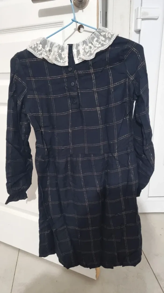 Robe avec collerette - photo numéro 3