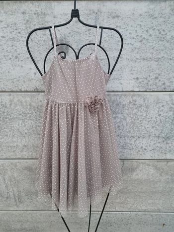 Robe grise à pois blanc