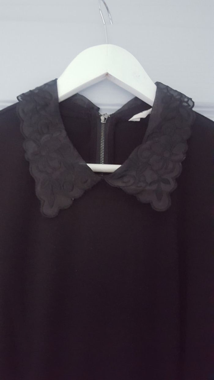 Robe noire avec col Claudine dentelle - photo numéro 2