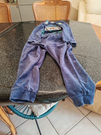 Ensemble de pyjamas catimini 6 ans 116 cm.