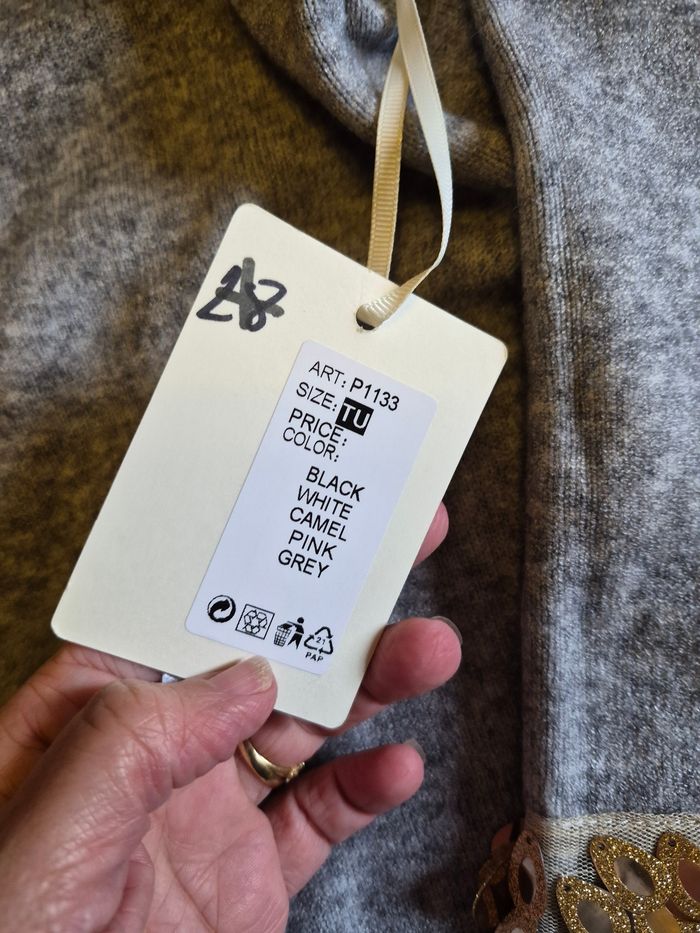 Pull neuf studio amour taille unique - photo numéro 3