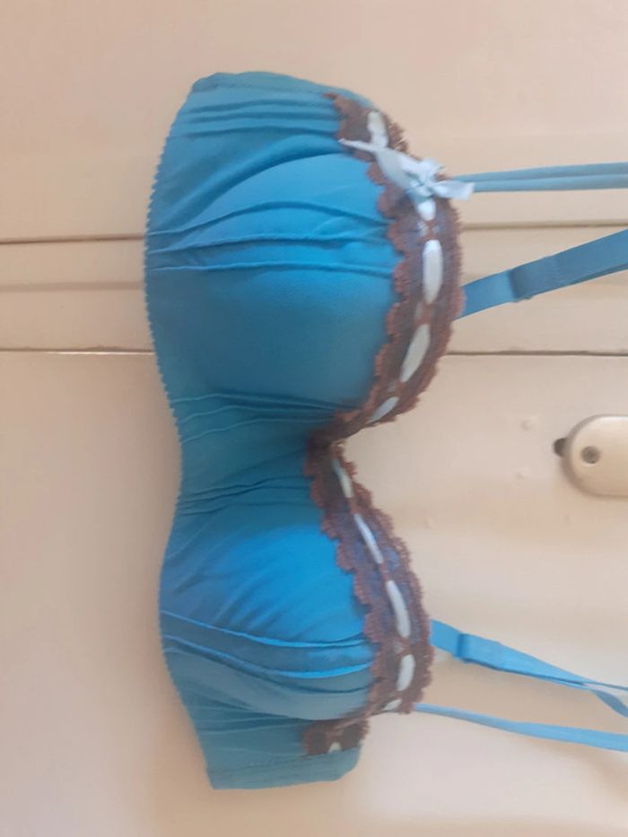 Soutiens-gorge bleu - photo numéro 2