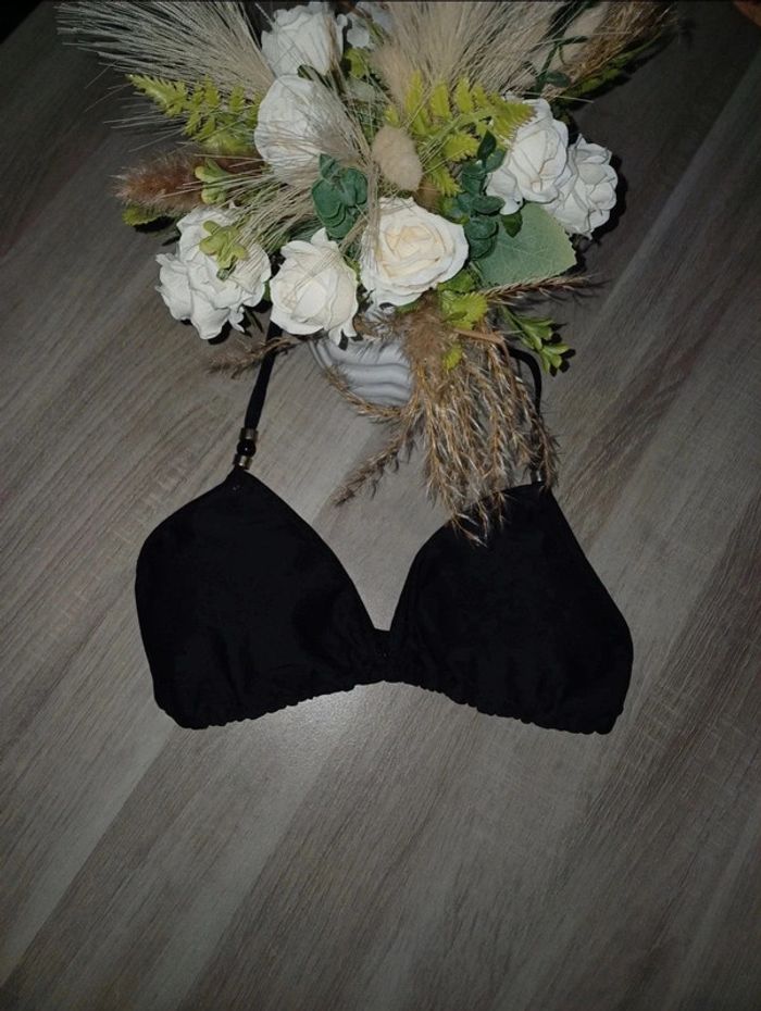 Bikini noir neuf
Taille 40 - photo numéro 2