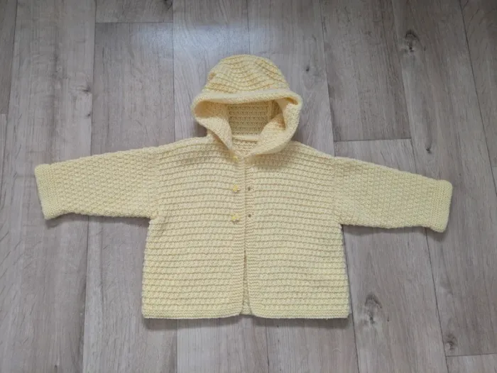 Gilet à capuche fait main laine jaune 3 ans - photo numéro 2