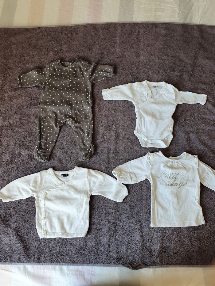 Lot ensemble bébé 1 mois fille garcon