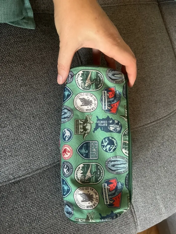 Trousse Jurassic world - photo numéro 2