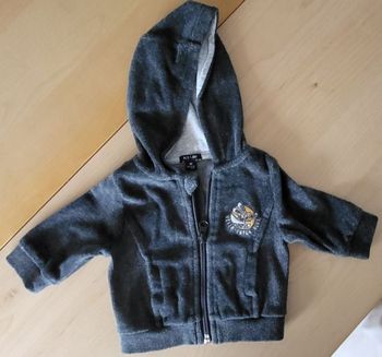 Veste à capuche KIABI 1 mois