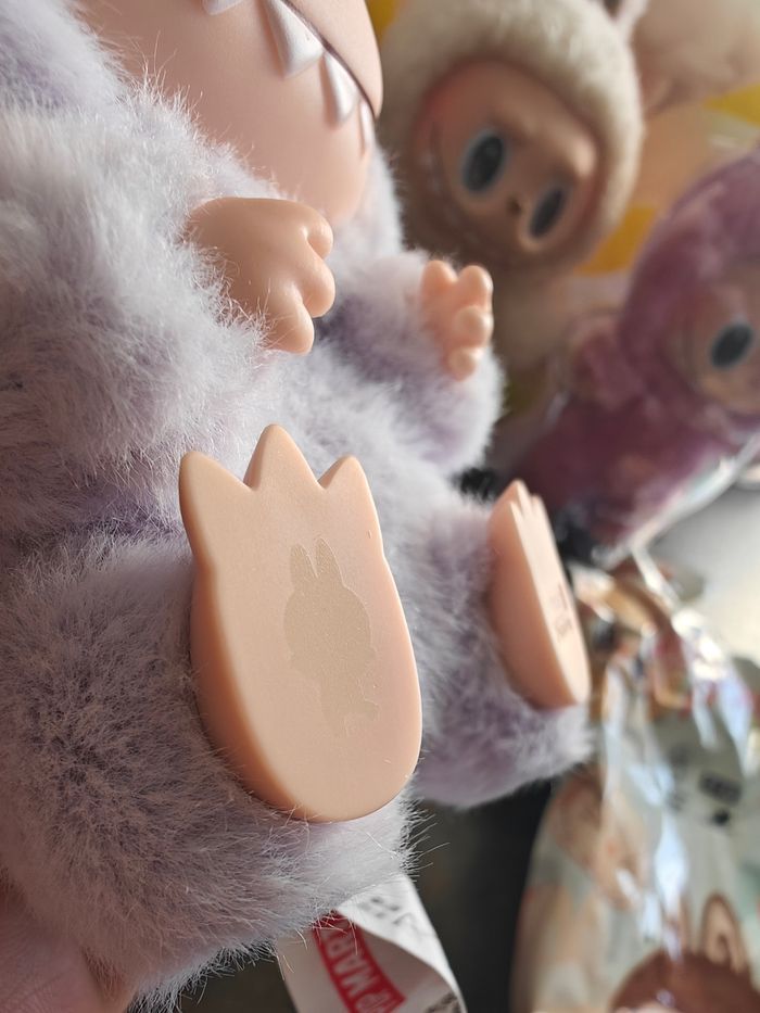 Labubu have a seat - photo numéro 2