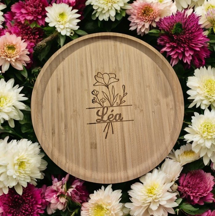 Plat rond en bois gravé - photo numéro 5