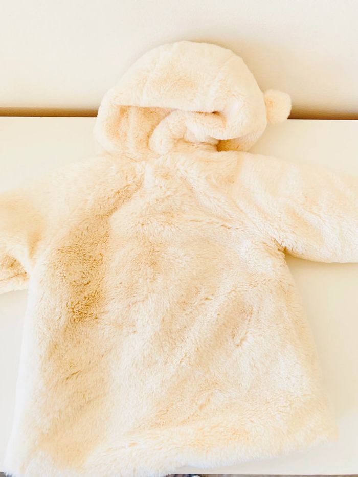 Veste à capuche toute douce comme neuve 24 mois - photo numéro 6