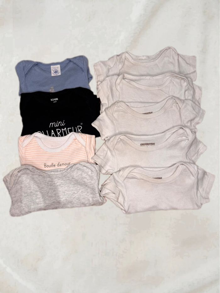 🌷Lot de 9 bodies bébé mixtes taille 6 mois🌷