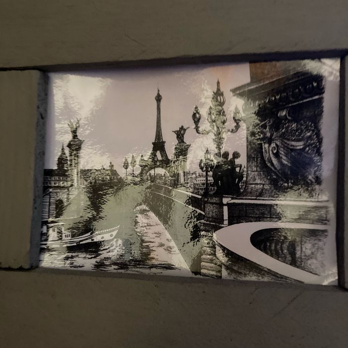 Cadre en bois de Paris 33x37 cm - photo numéro 2