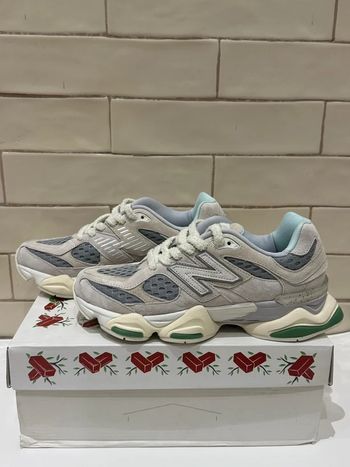 New Balance 9060 x Bricks & Wood Beige
AW73
36