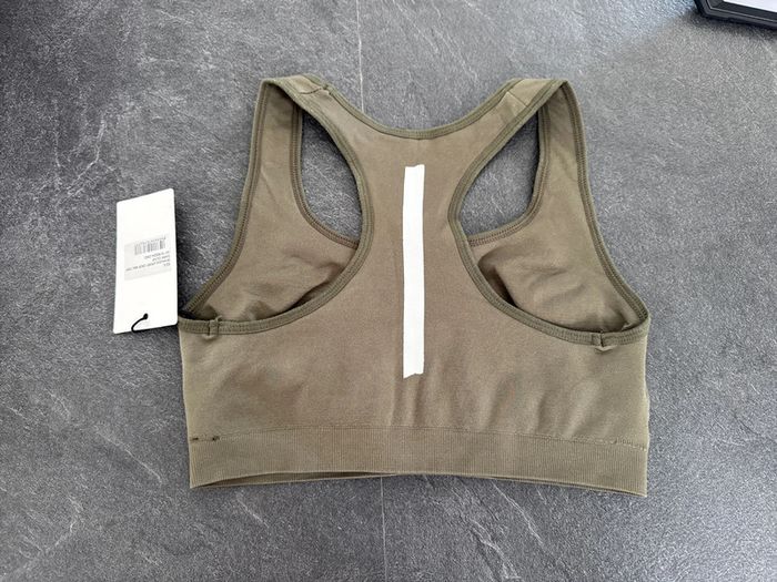 👙Brassière sport - taille Xs/s - les girls les boys - neufavec étiquette - photo numéro 5