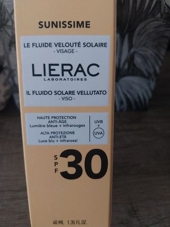 Lait fluide velouté visage Lierac