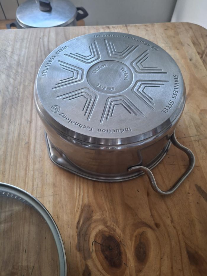 Faitout 2.7L en inox tefal + couvercle en très bon état - photo numéro 2