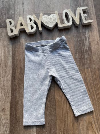 - Legging H&M  - 9 mois - Très bon état 