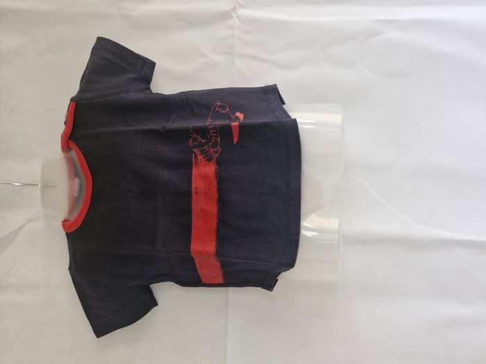 T-shirt manches courtes bébé garçon 6 mois 67 cm Petit Bateau Bleu marine Rouge