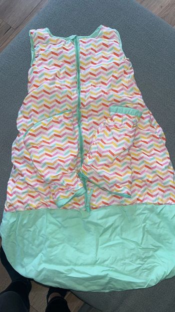 Gigoteuse à manches amovibles