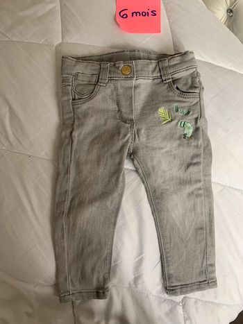 Jeans tape à  l’œil
