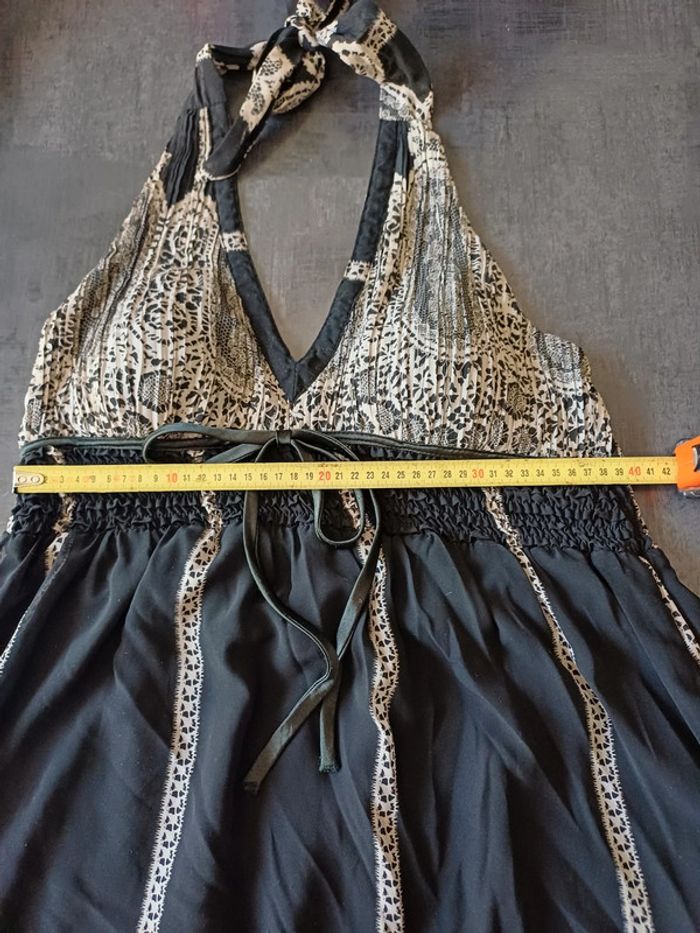 Robe dos nu - photo numéro 11