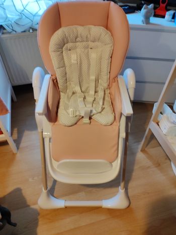 Chaise pour manger des bébés